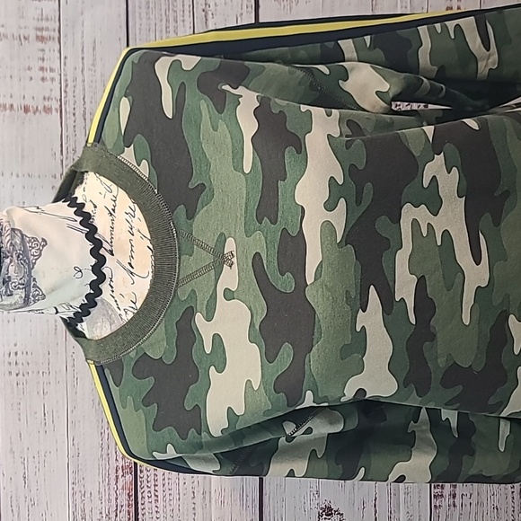 Eddie Bauer cute camo inside butter soft sweatshirt - Picture 3 of 9